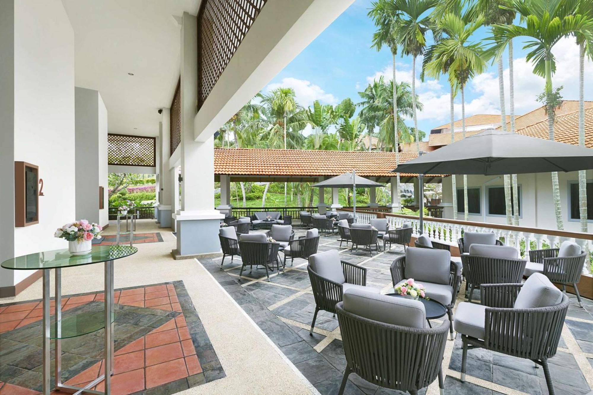 Hotel Doubletree By Hilton Damai Laut Lumut Exterior foto