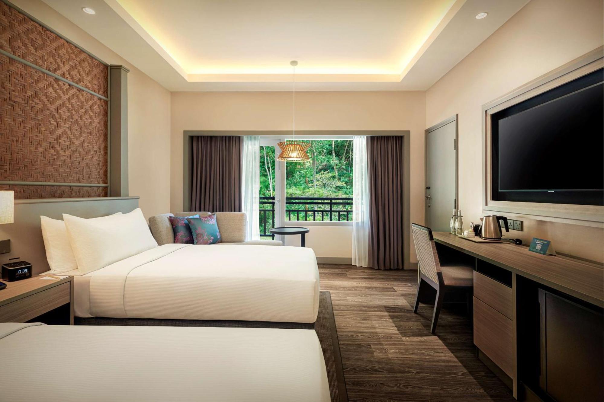 Hotel Doubletree By Hilton Damai Laut Lumut Exterior foto