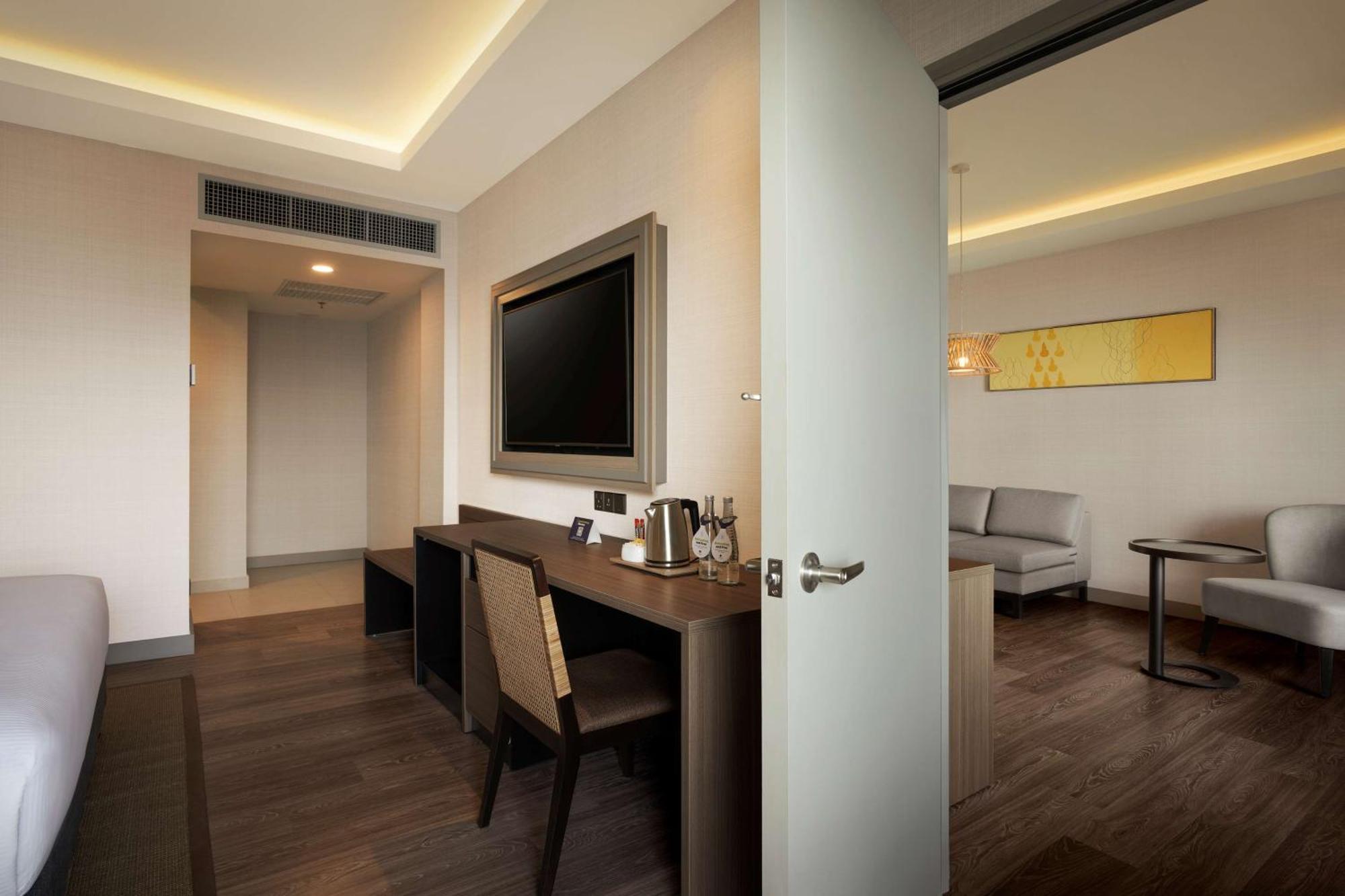 Hotel Doubletree By Hilton Damai Laut Lumut Exterior foto