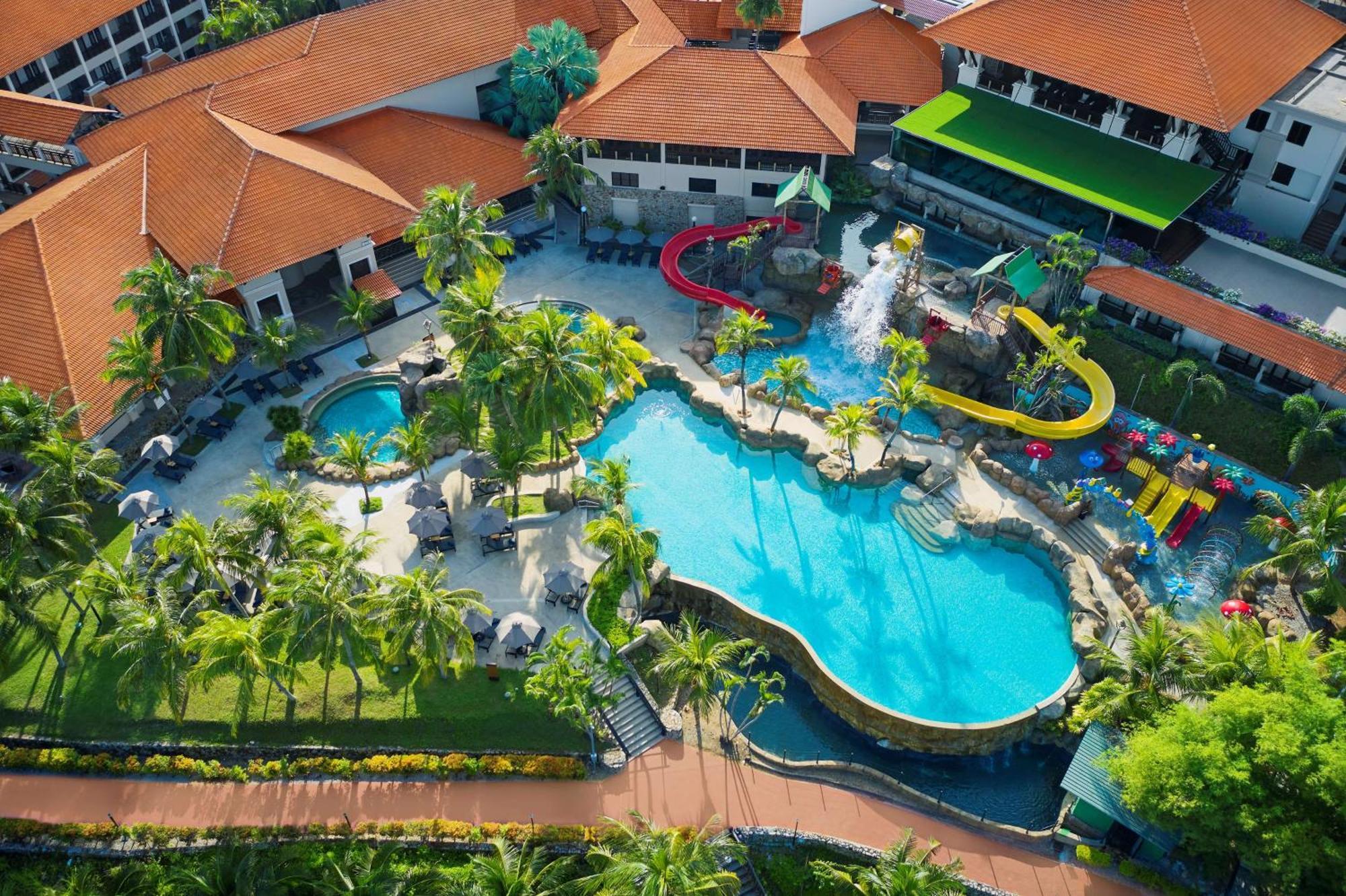 Hotel Doubletree By Hilton Damai Laut Lumut Exterior foto