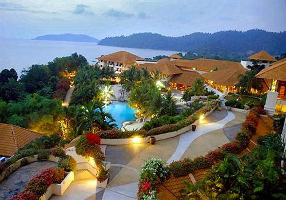 Hotel Doubletree By Hilton Damai Laut Lumut Exterior foto